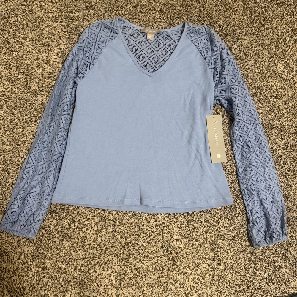 Cobble Lane Crochet Lace Sleeve Top Womens‎ Medium Blue NEW V-Neck Long Sleeve